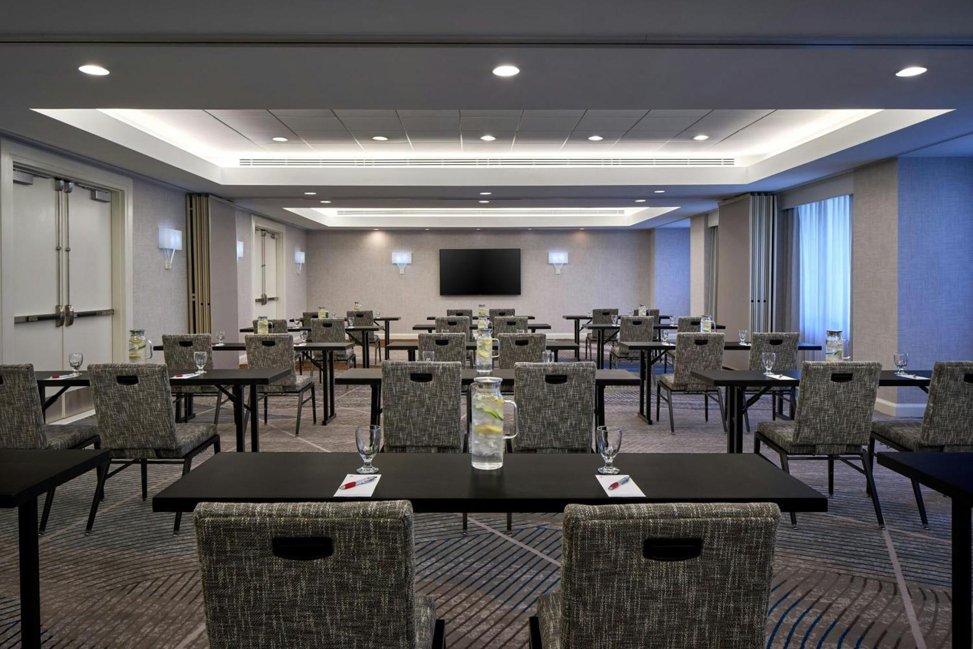 Washington Dulles Marriott Suites Herndon Exterior photo