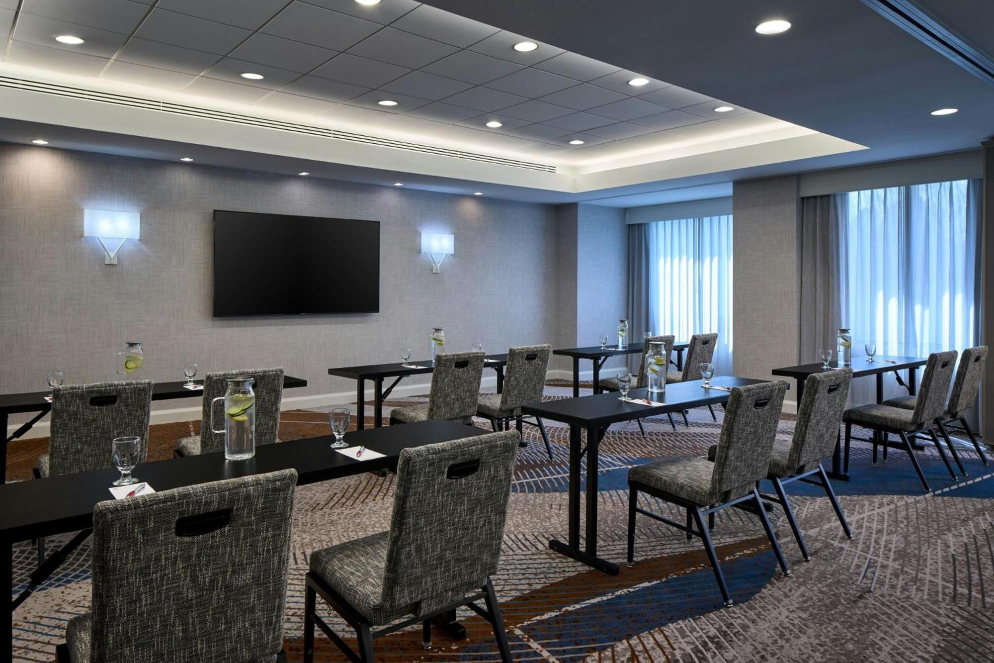 Washington Dulles Marriott Suites Herndon Exterior photo